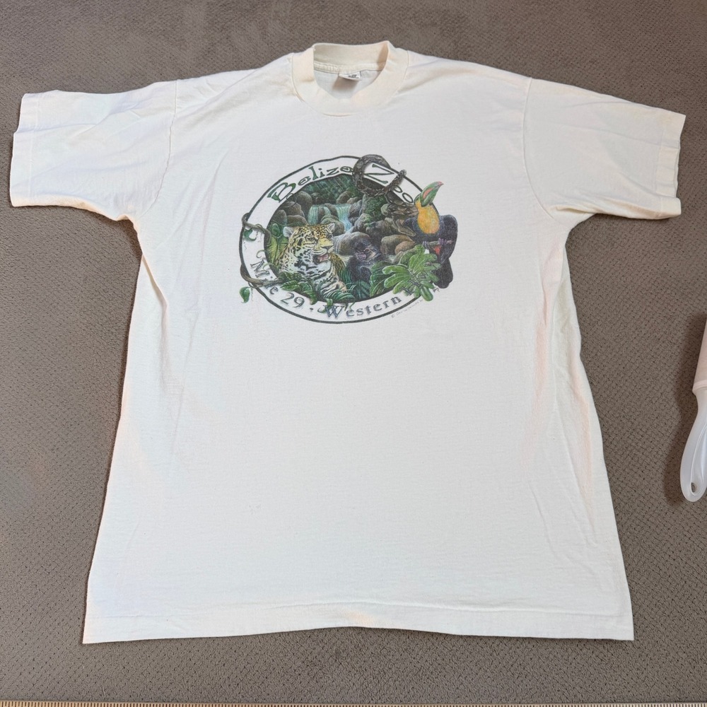 Vintage 1997 Belize Zoo Western Hwy Graphic T-Shirt Fruit of the Loom Cream L